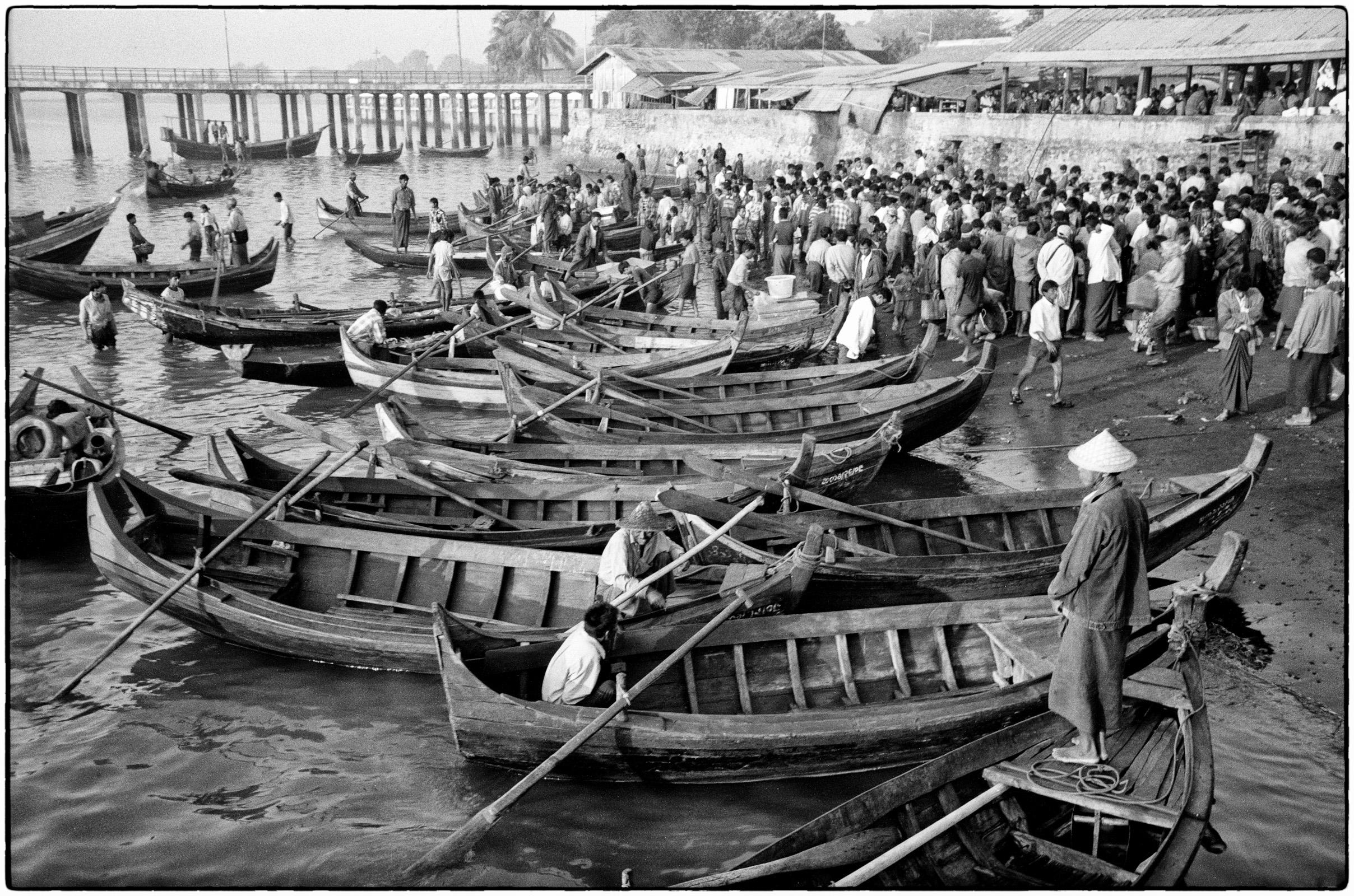 Marché Fluvial Animé