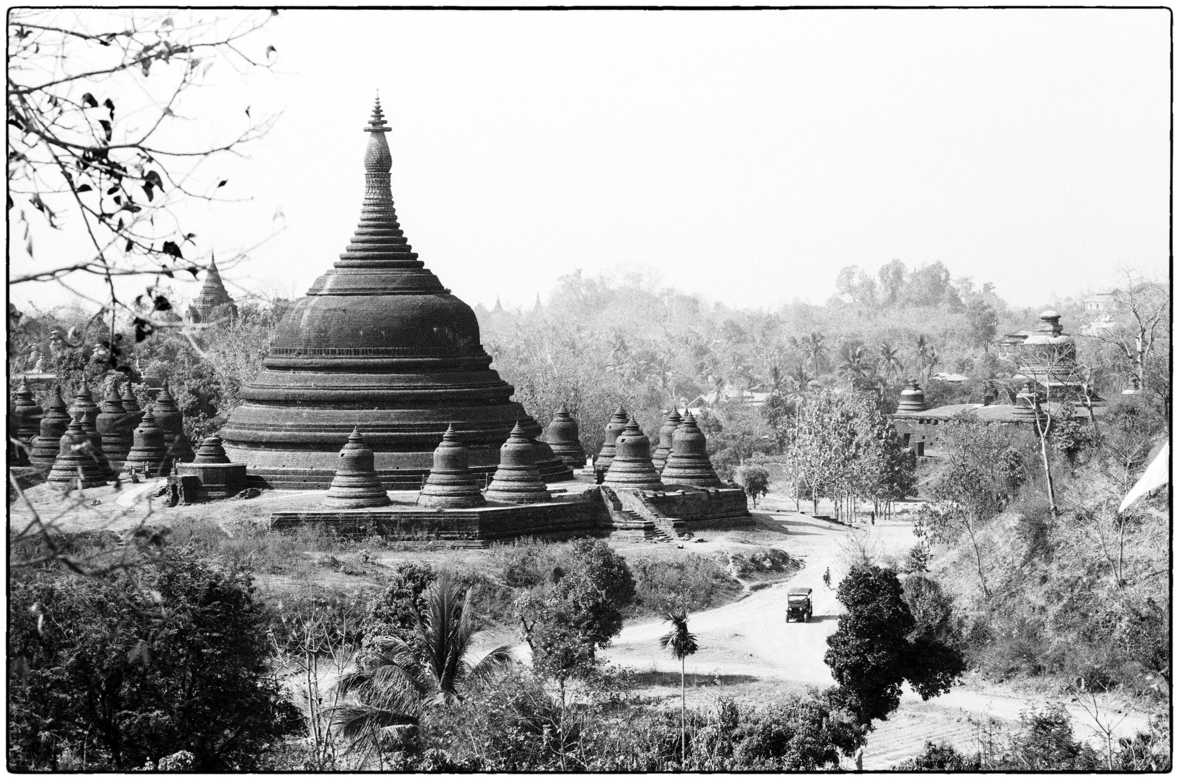 Pagode Dorée en Forêt